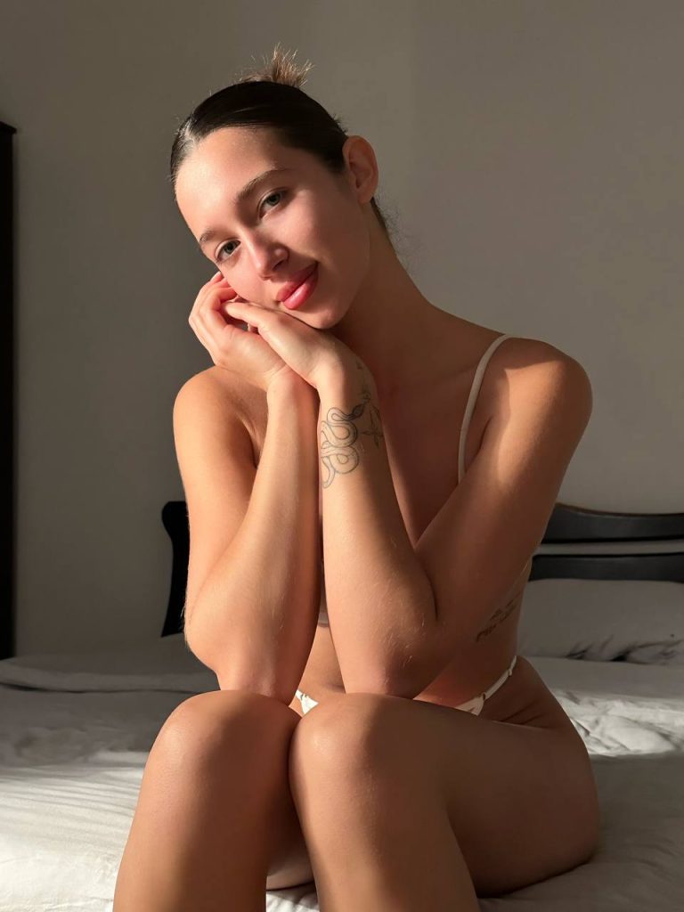 Emily Berry clubonlyfans