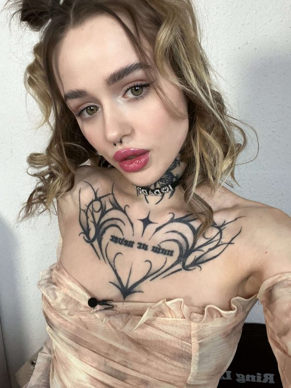 Alexa Lee OnlyFans model