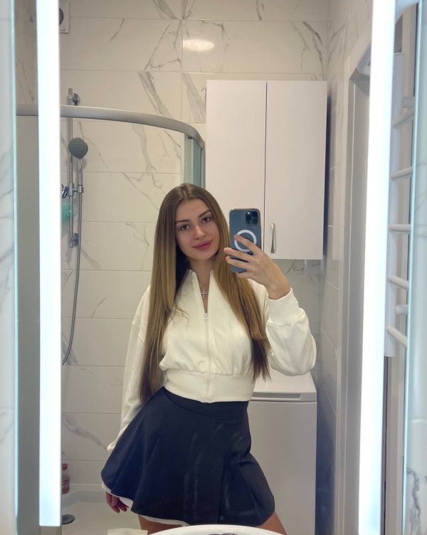 Chloe OnlyFans Model