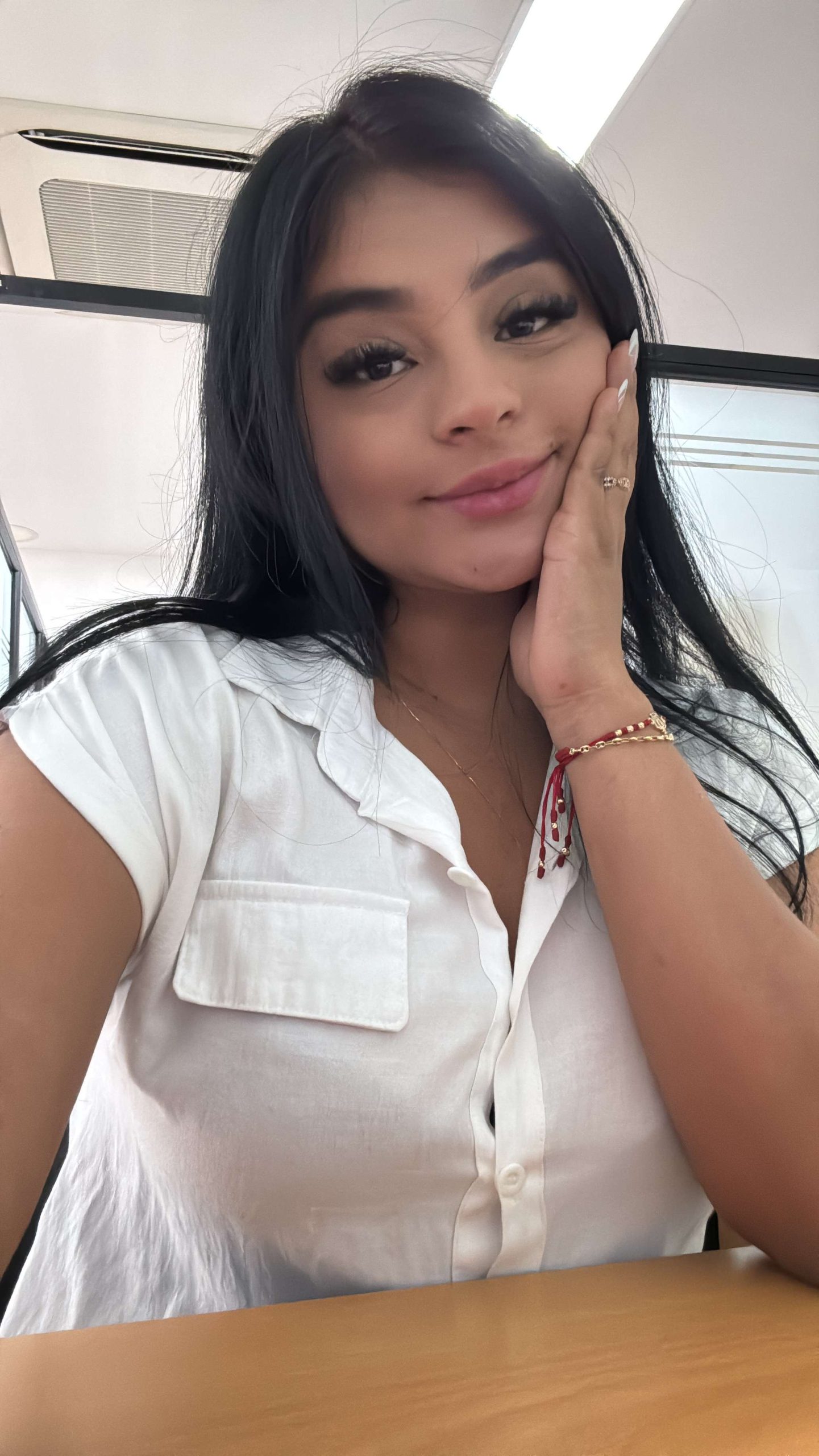 07C513A6-2BB2-44AD-8D79-6C59FD0E2EE9 Lifestyle Angie CURVY KELLY