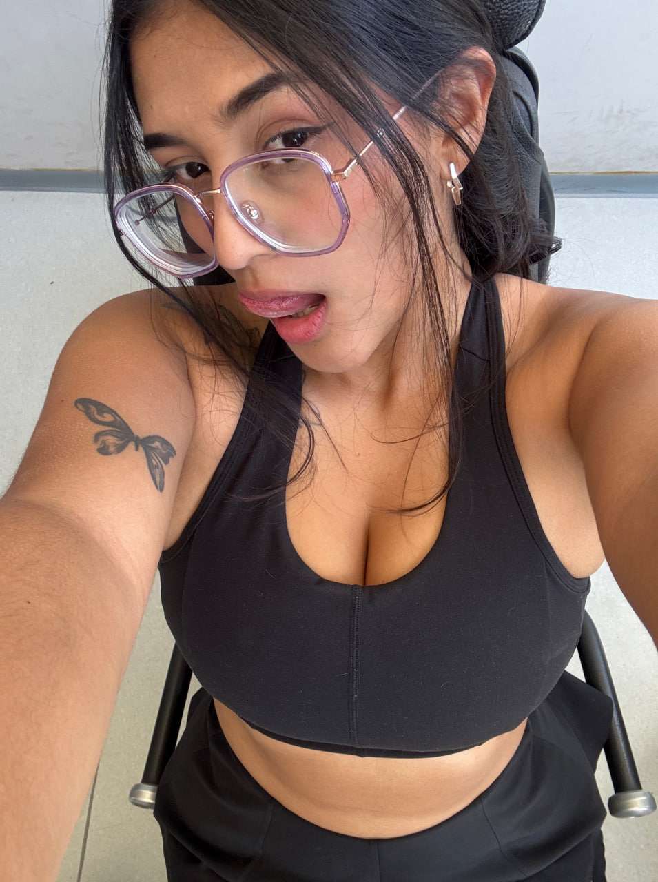 BUSTY MOLLY BUSTY MOLLY