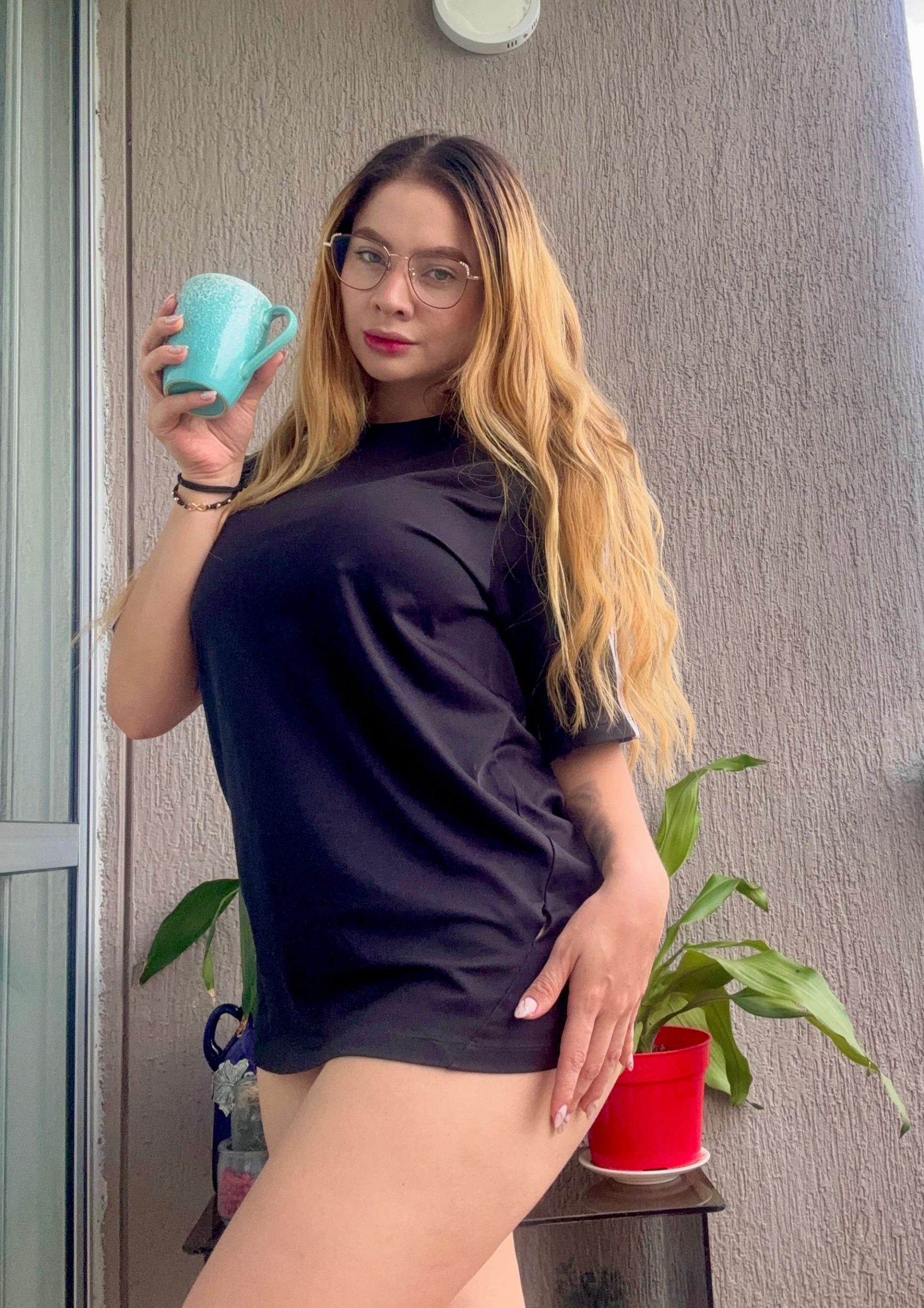 TESSA TAYLOR