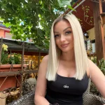 SARAH HART OnlyFans Model