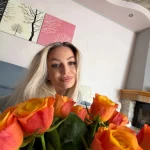 SARAH HART OnlyFans Model