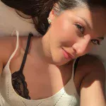 BONNIE KNEEL OnlyFans Model