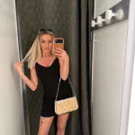 SARAH HART OnlyFans Model