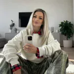 SARAH HART OnlyFans Model
