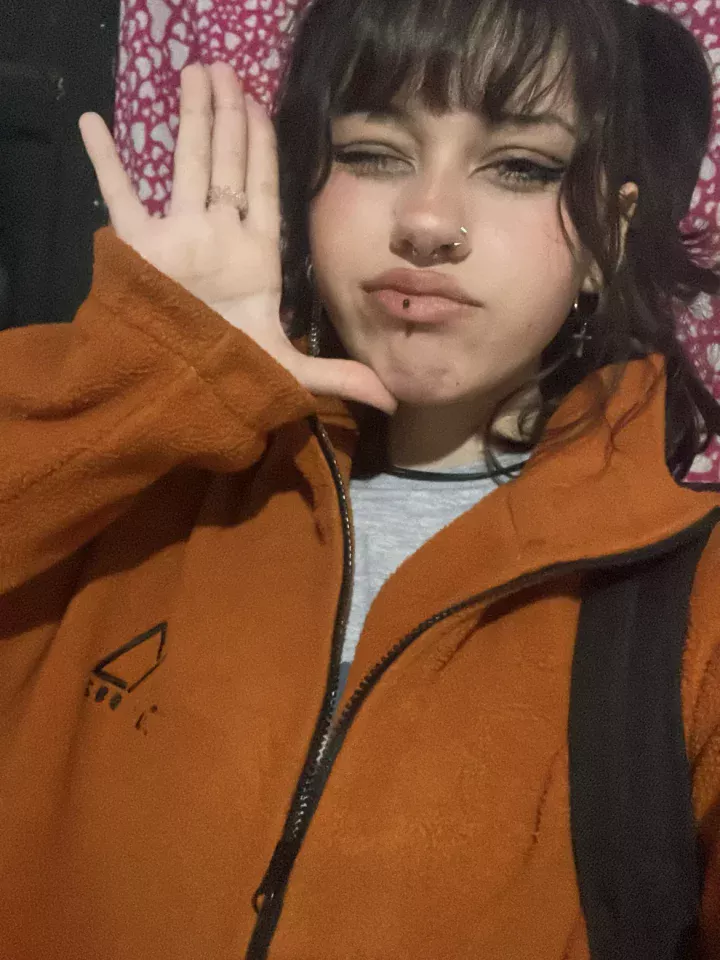 ELLIE COX OnlyFans Model