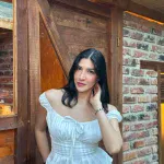 BONNIE KNEEL OnlyFans Model
